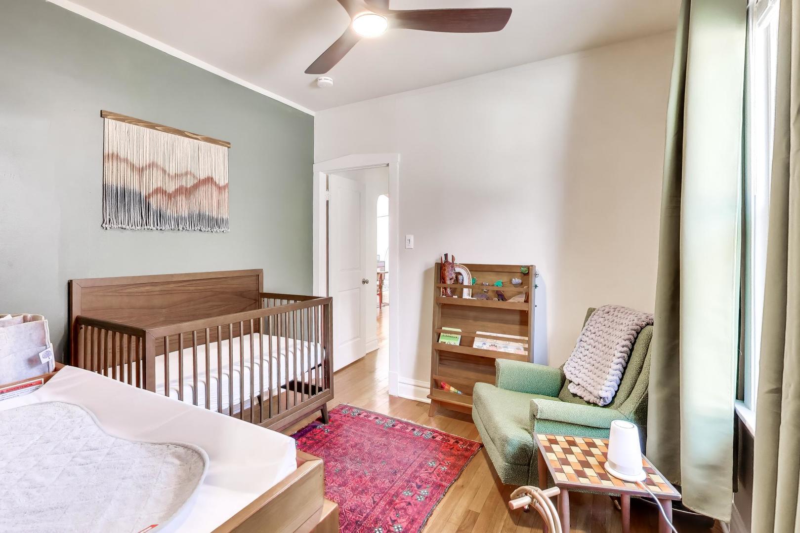 944 N Ridgeland Avenue, Oak Park, IL 60302