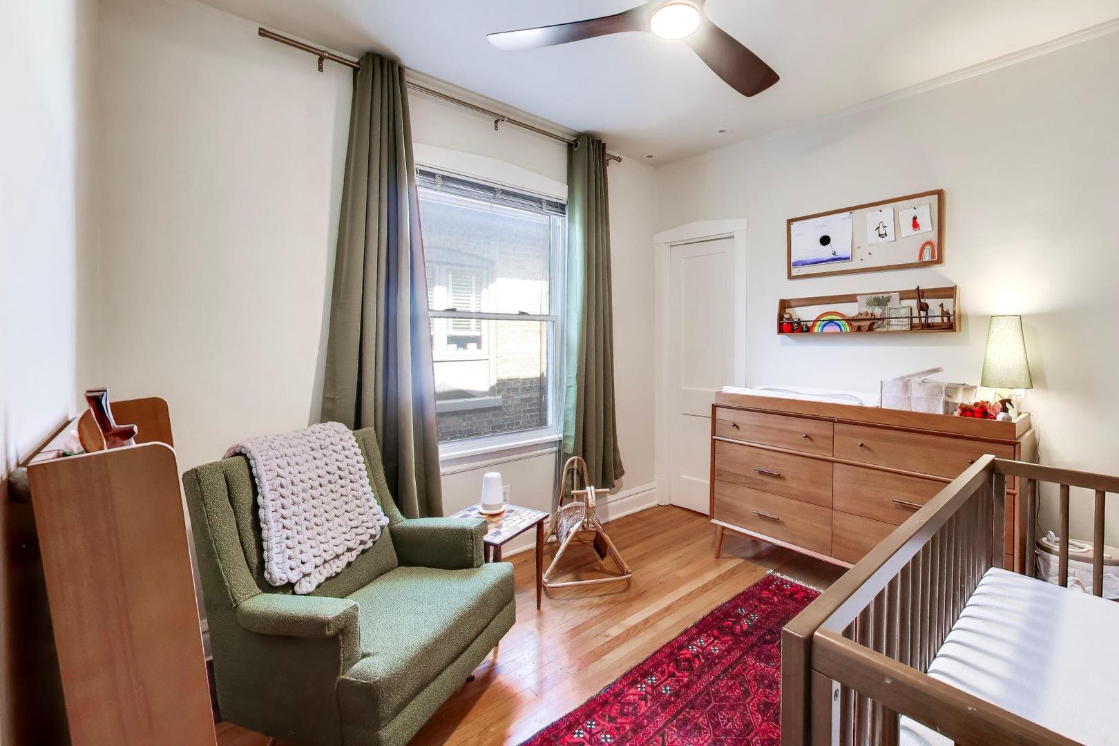 944 N Ridgeland Avenue, Oak Park, IL 60302