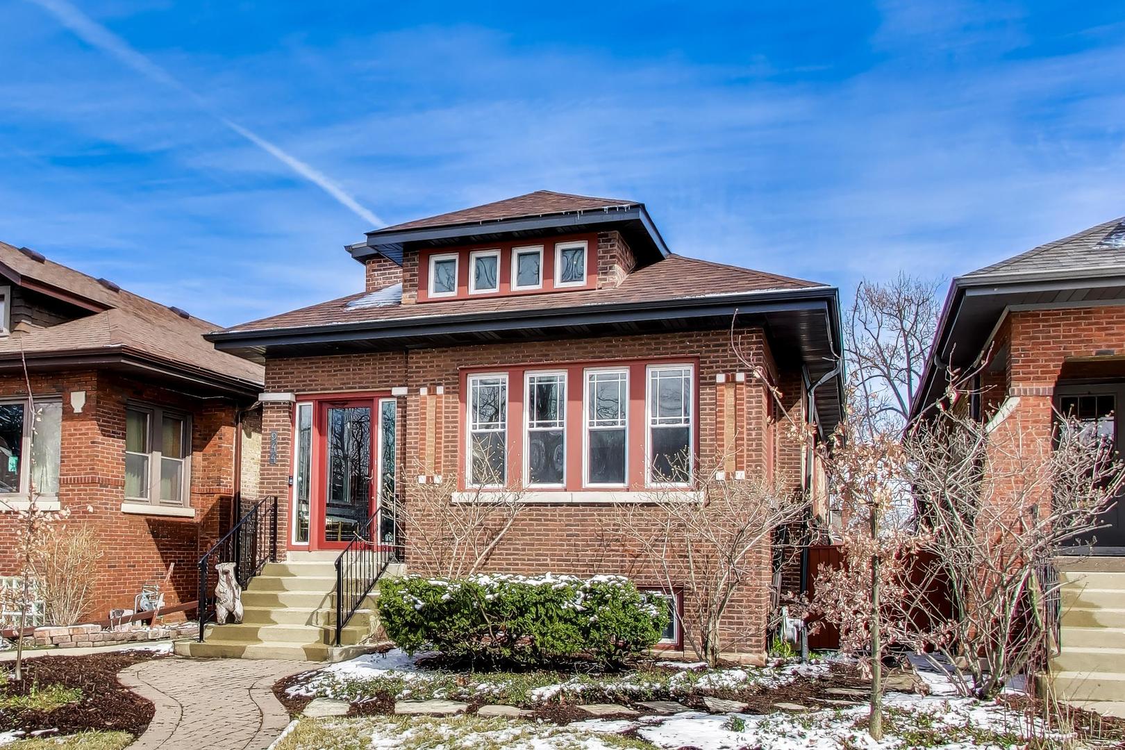 944 N Ridgeland Avenue, Oak Park, IL 60302