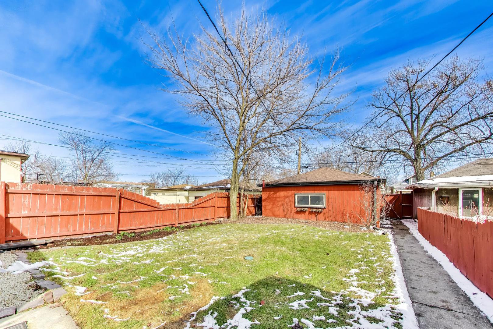 944 N Ridgeland Avenue, Oak Park, IL 60302