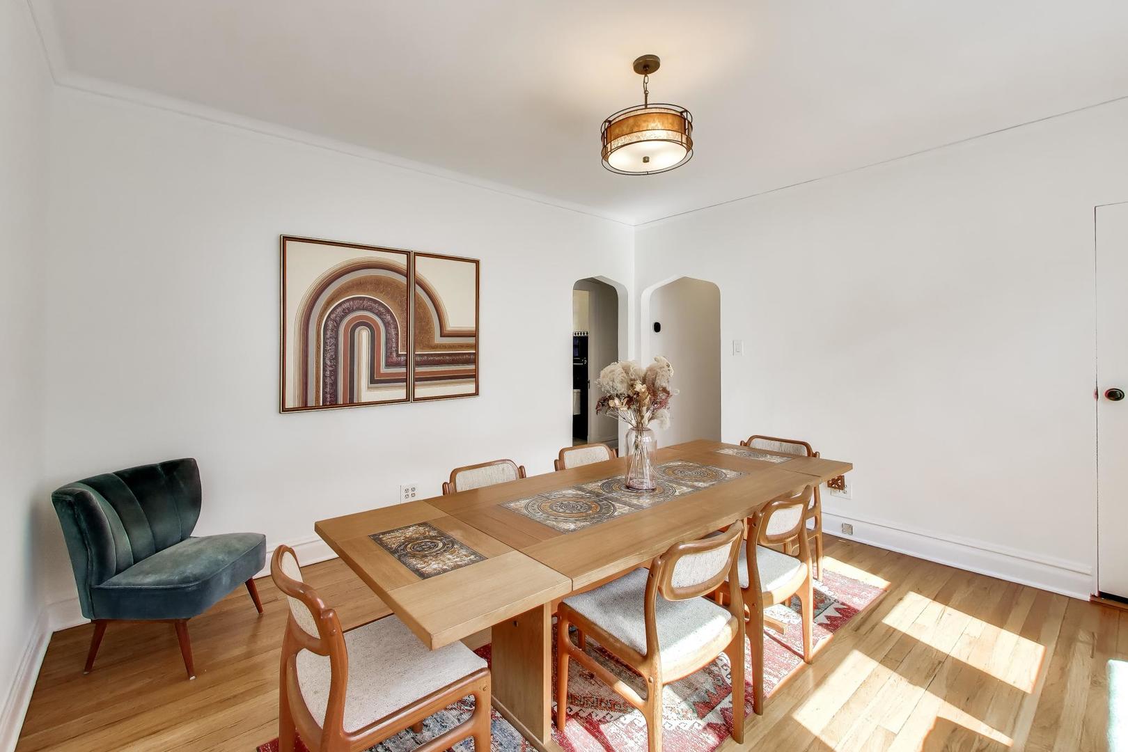 944 N Ridgeland Avenue, Oak Park, IL 60302