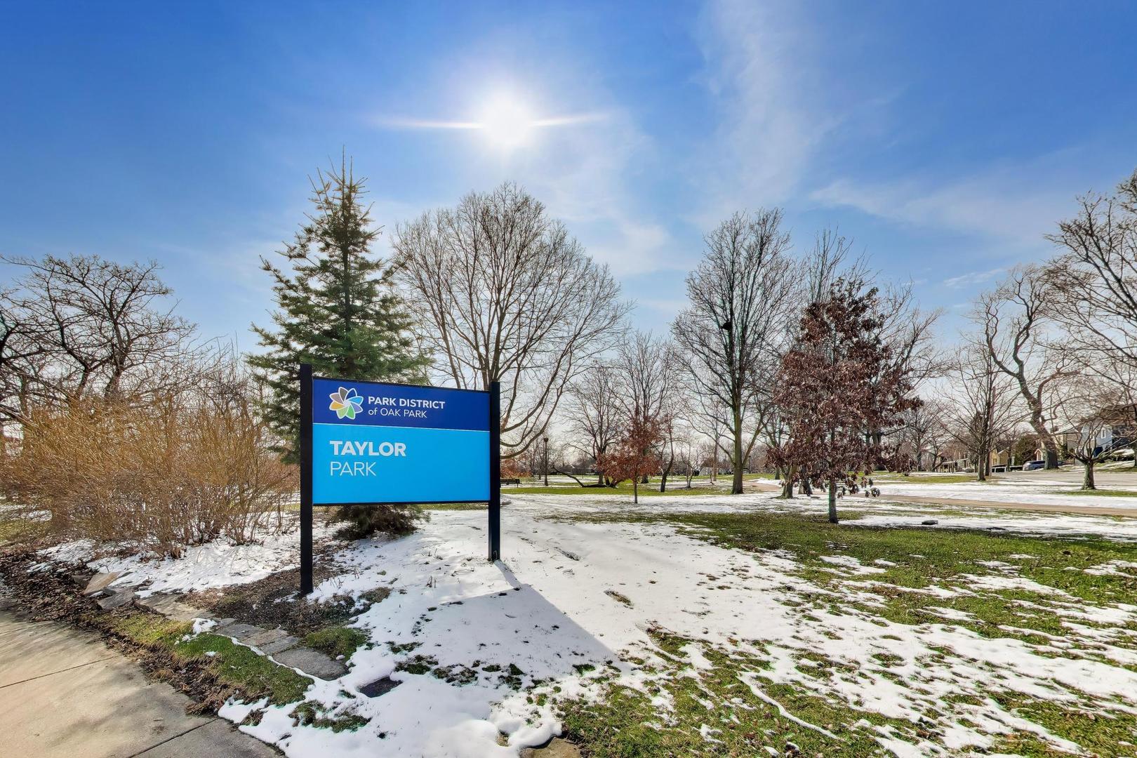 944 N Ridgeland Avenue, Oak Park, IL 60302