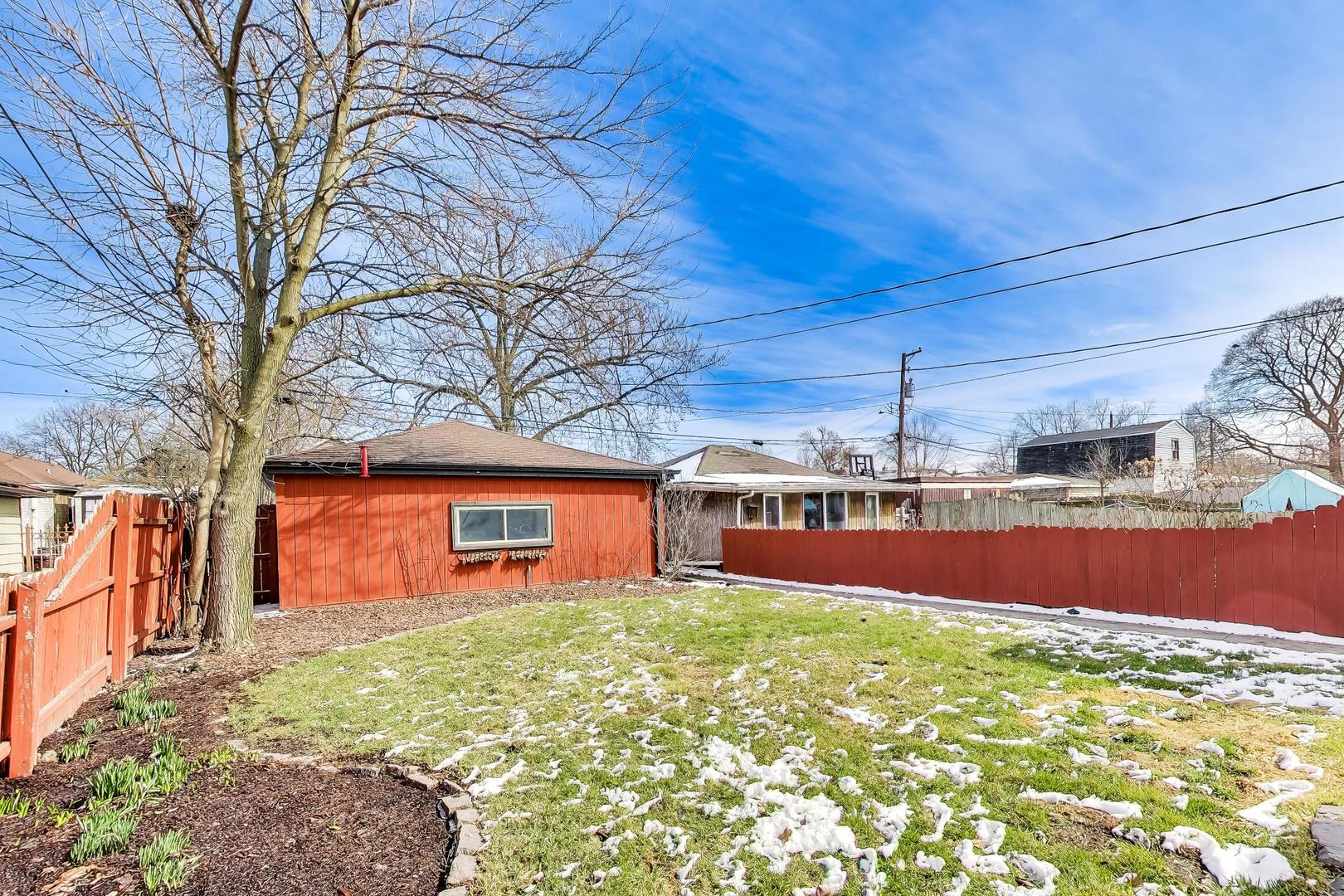 944 N Ridgeland Avenue, Oak Park, IL 60302