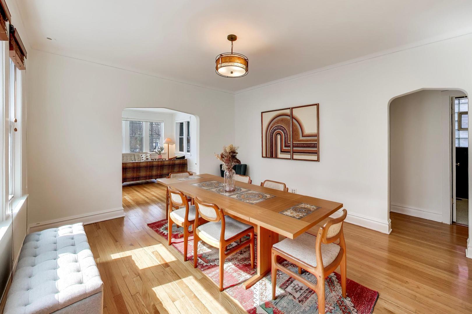 944 N Ridgeland Avenue, Oak Park, IL 60302