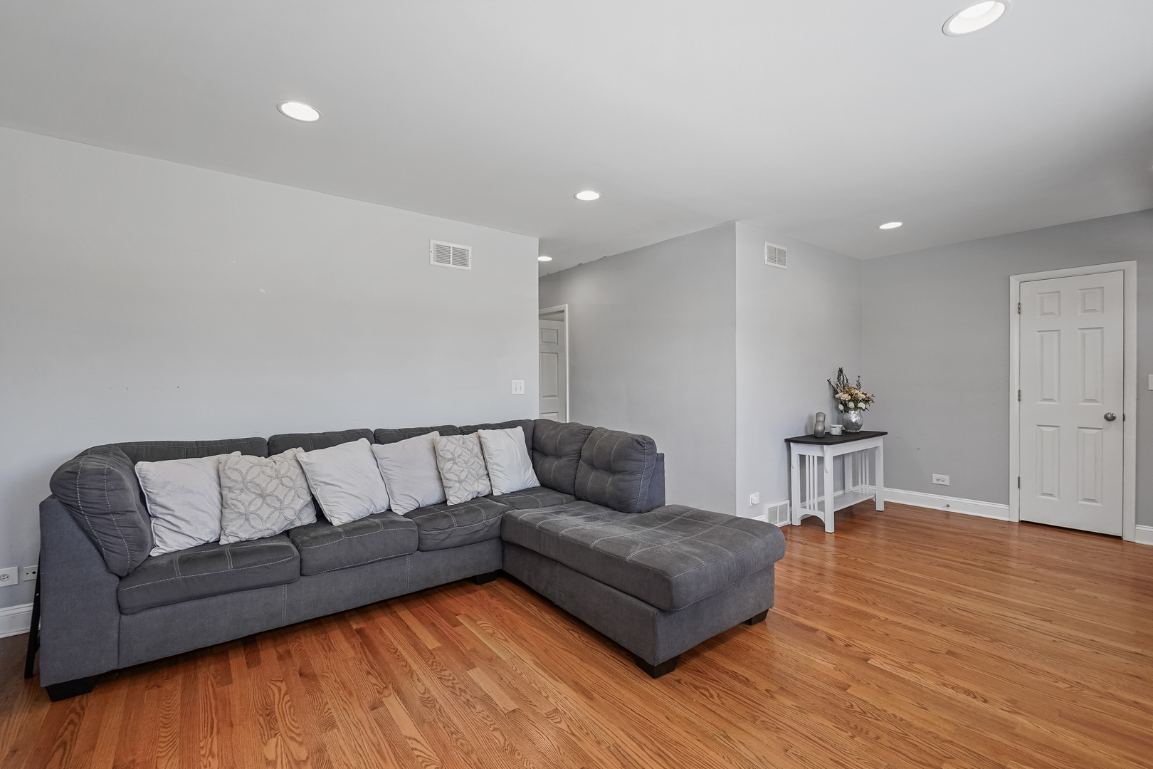 5949 School Street, Berkeley, IL 60163