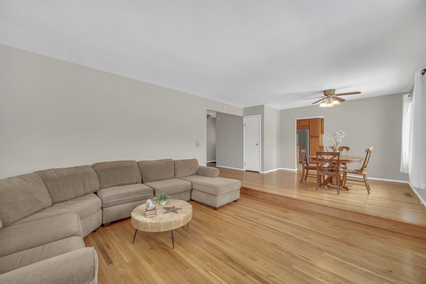 1129 N Cumberland Circle, McHenry, IL 60050