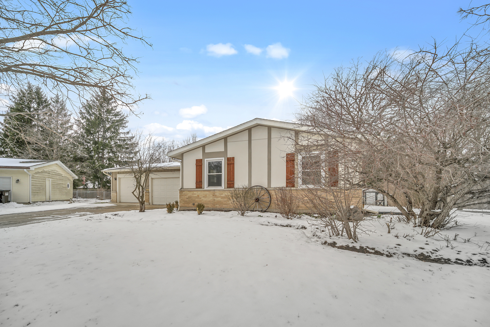 1129 N Cumberland Circle, McHenry, IL 60050