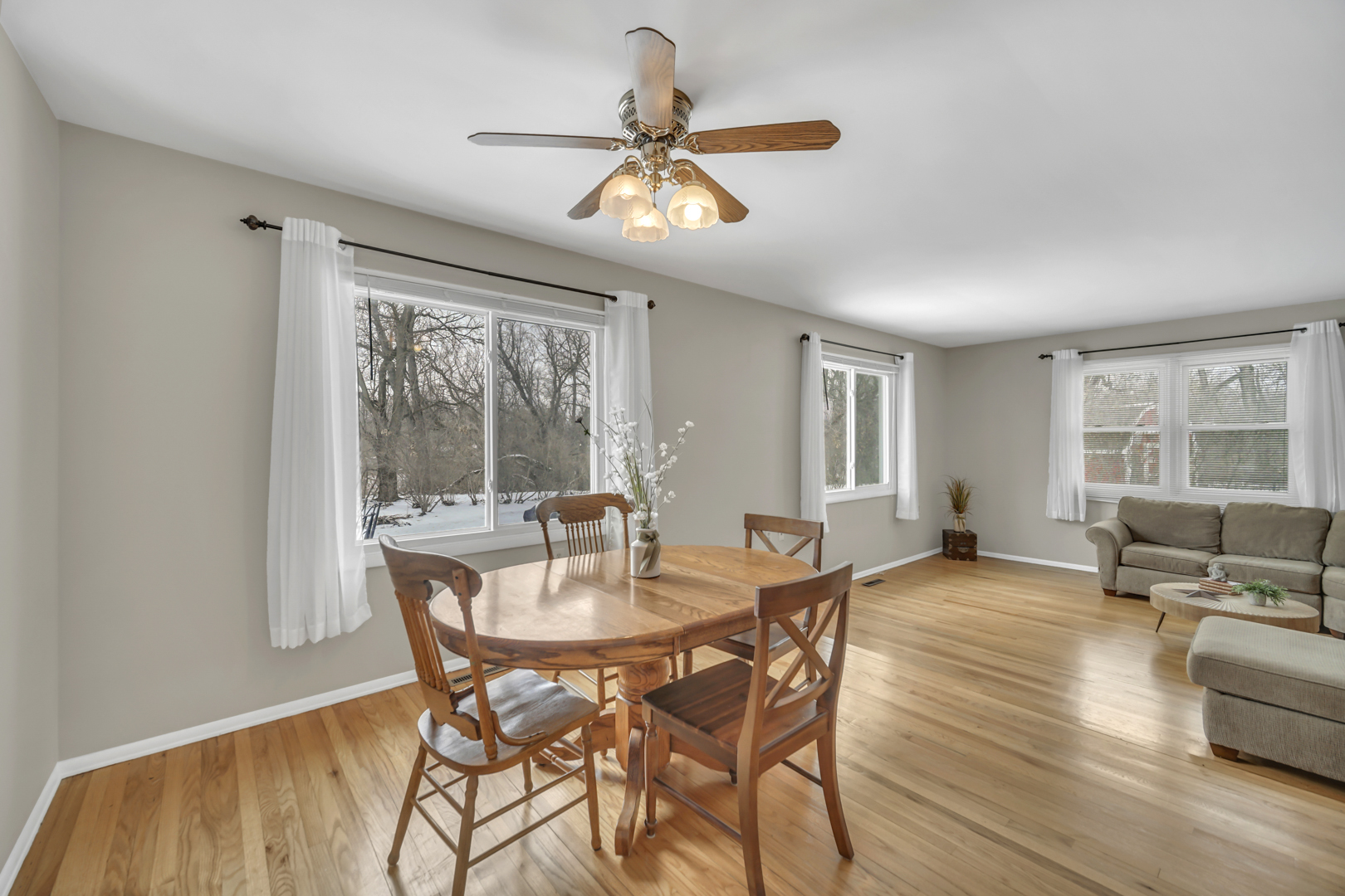 1129 N Cumberland Circle, McHenry, IL 60050