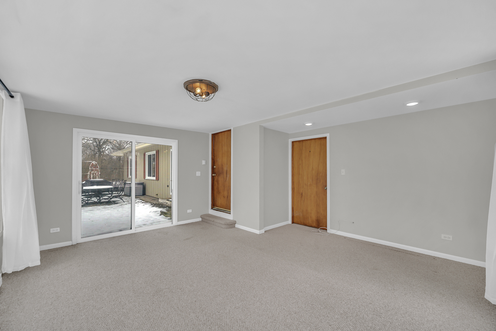 1129 N Cumberland Circle, McHenry, IL 60050