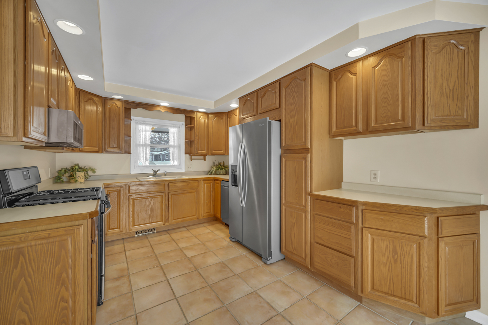 1129 N Cumberland Circle, McHenry, IL 60050