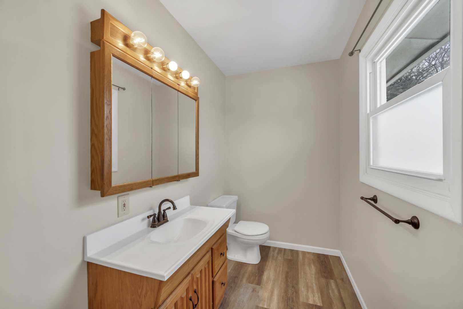 1129 N Cumberland Circle, McHenry, IL 60050