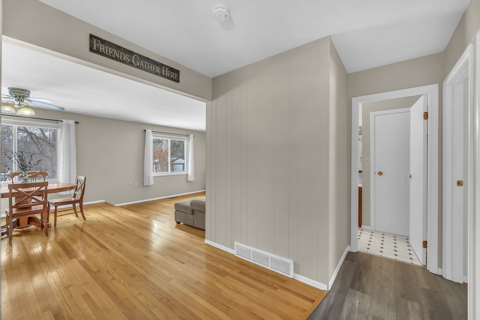 1129 N Cumberland Circle, McHenry, IL 60050