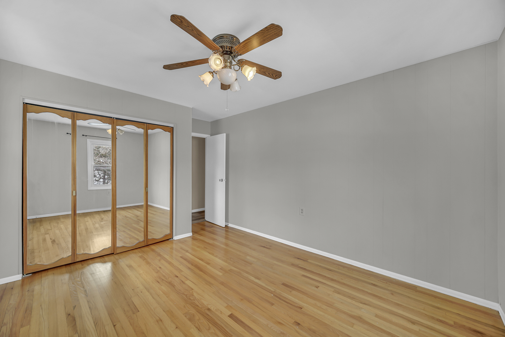 1129 N Cumberland Circle, McHenry, IL 60050