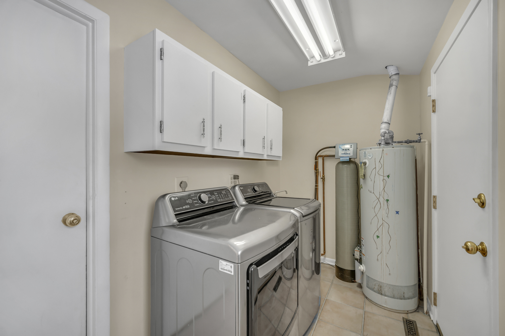 1129 N Cumberland Circle, McHenry, IL 60050