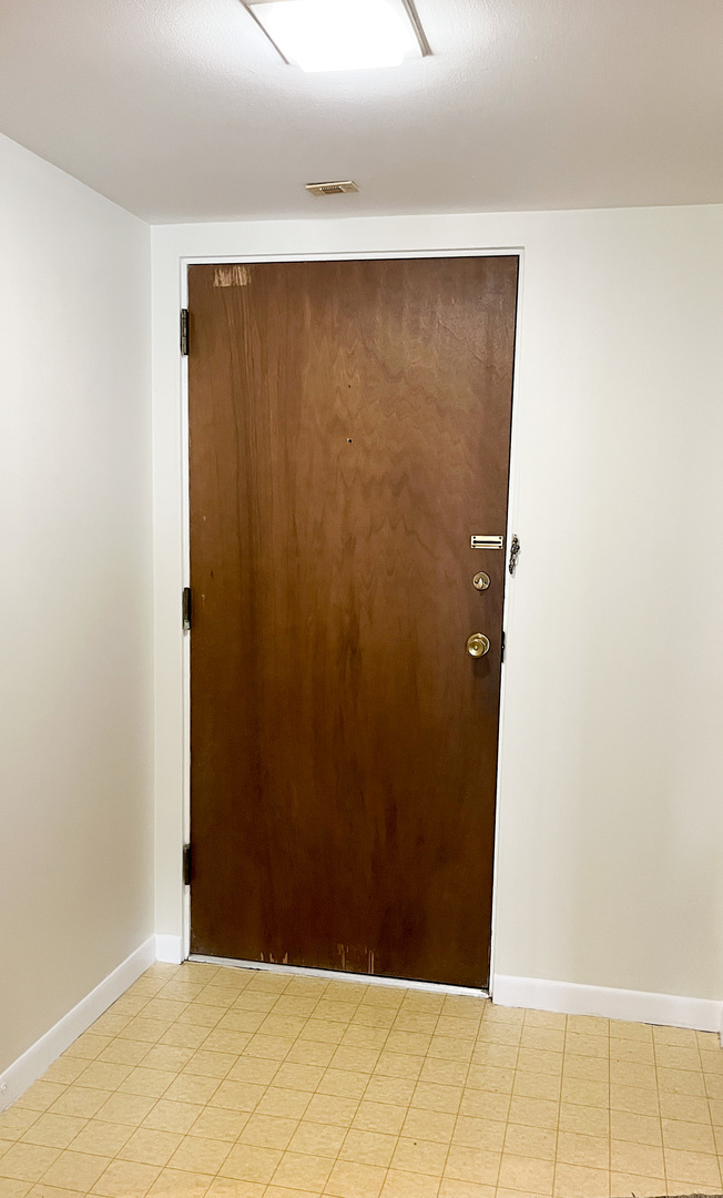 1110 N Farnsworth Avenue #211, Aurora, IL 60505