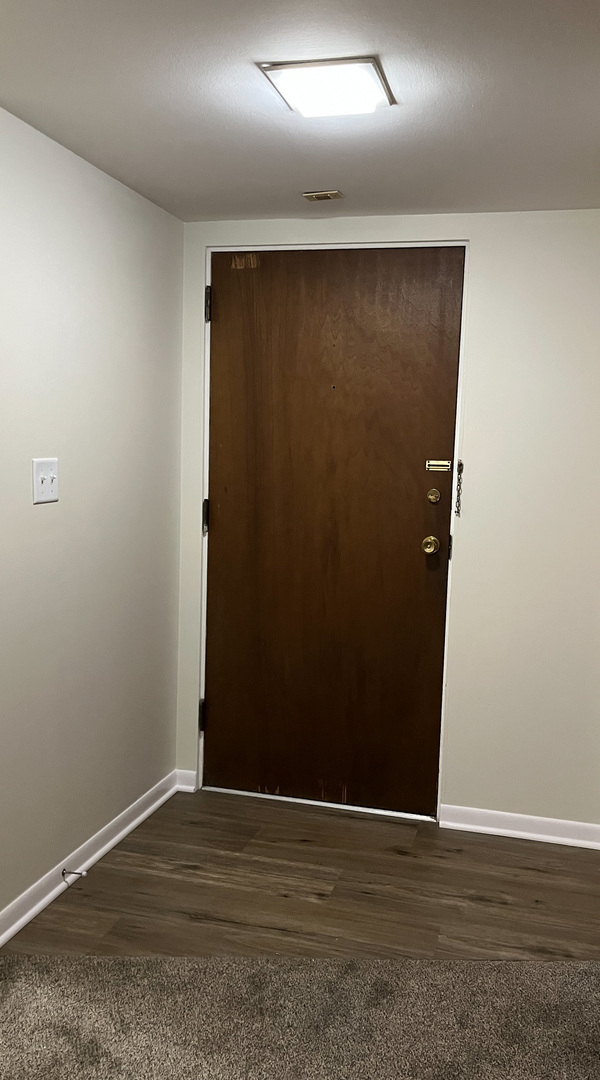 1110 N Farnsworth Avenue #211, Aurora, IL 60505