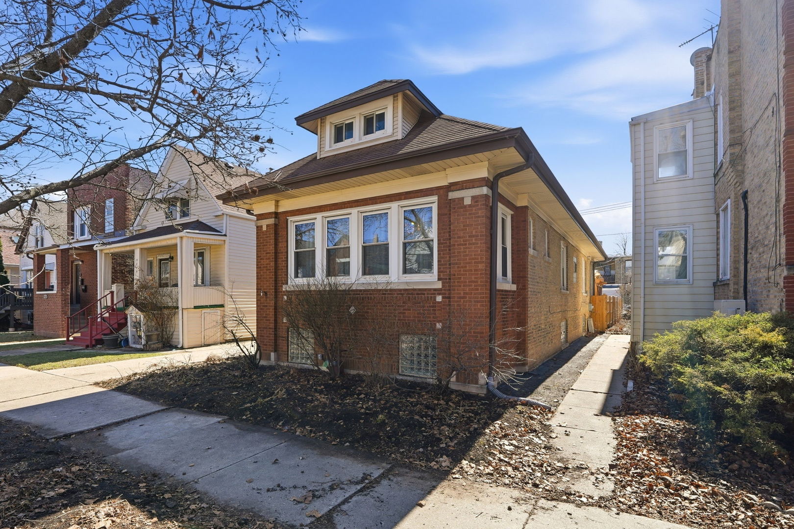 5021 W BERENICE Avenue, Chicago, IL 60641