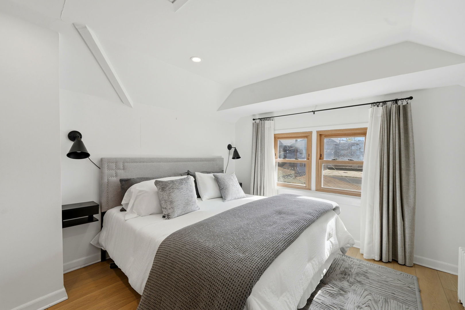 5021 W BERENICE Avenue, Chicago, IL 60641