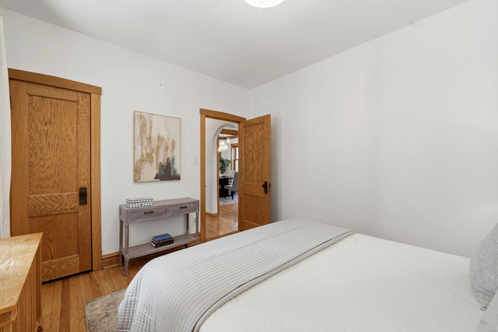 5021 W BERENICE Avenue, Chicago, IL 60641