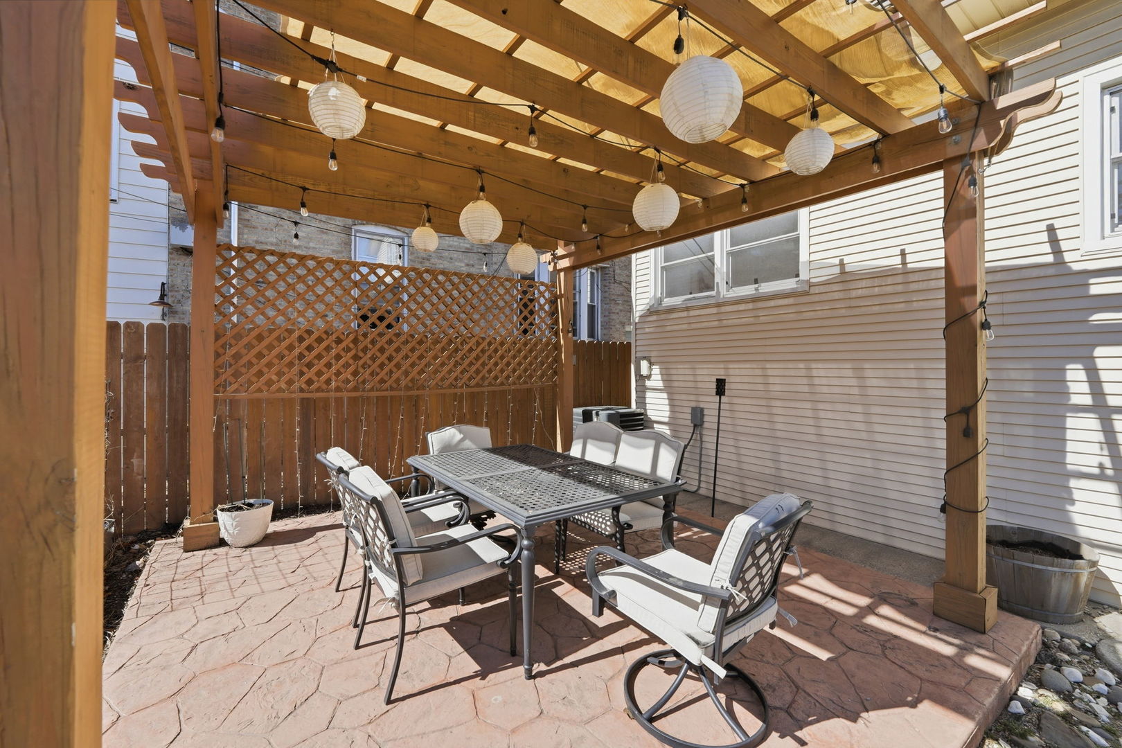 5021 W BERENICE Avenue, Chicago, IL 60641