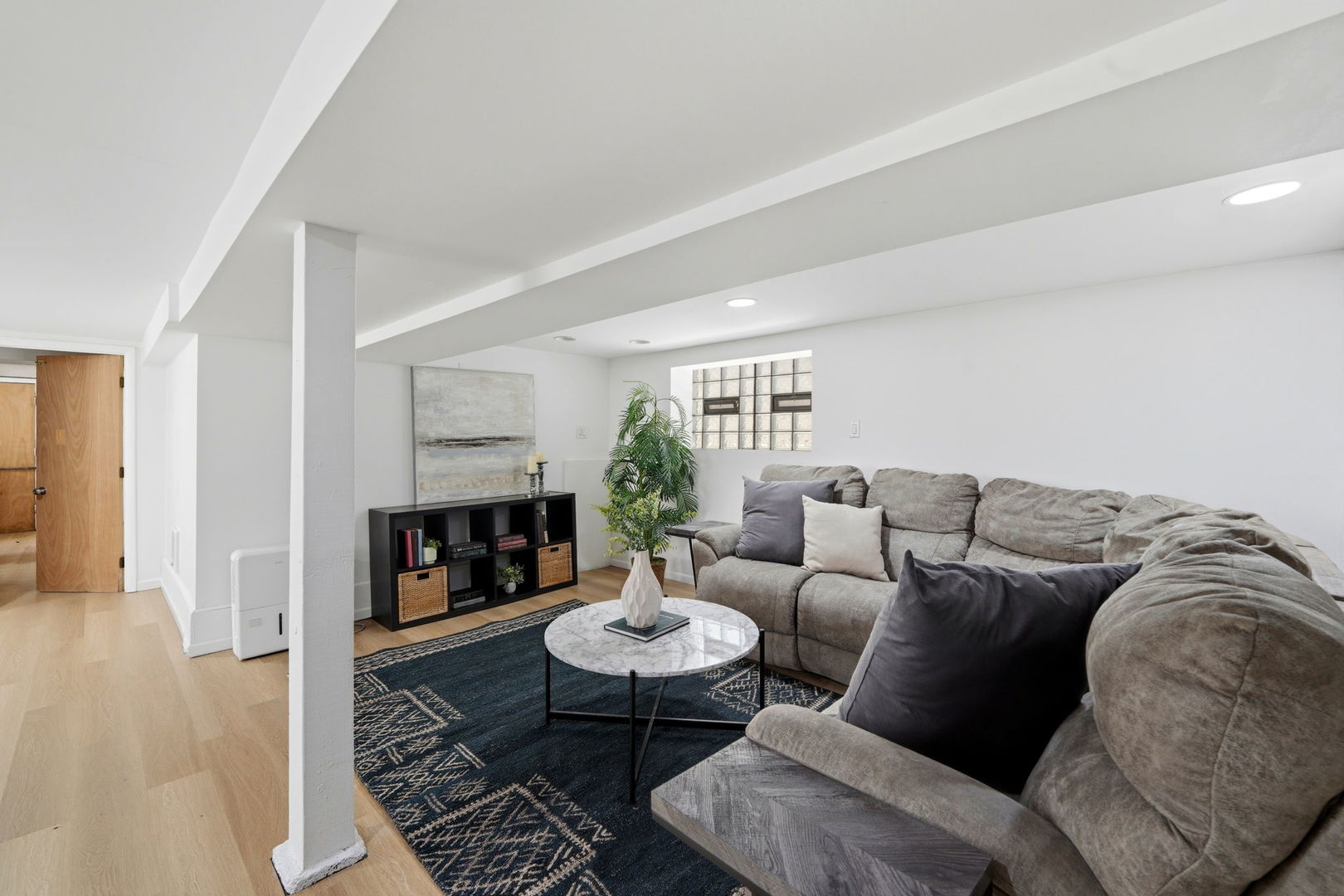 5021 W BERENICE Avenue, Chicago, IL 60641