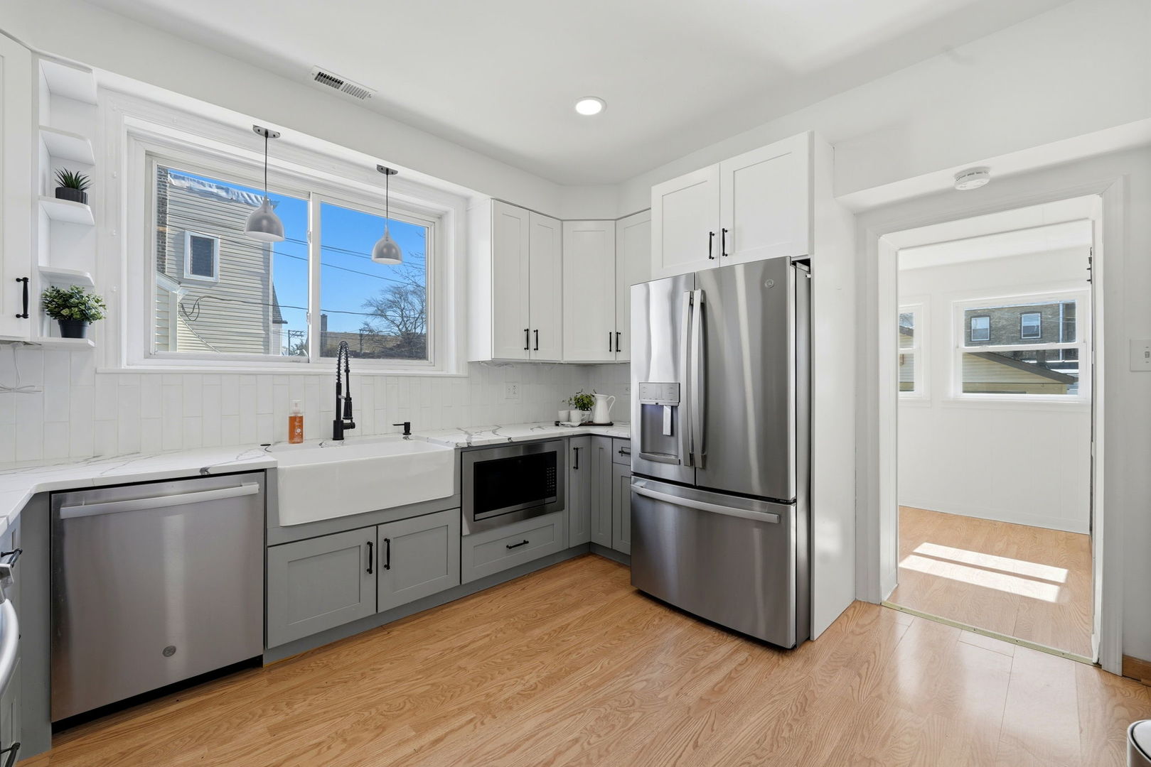 5021 W BERENICE Avenue, Chicago, IL 60641