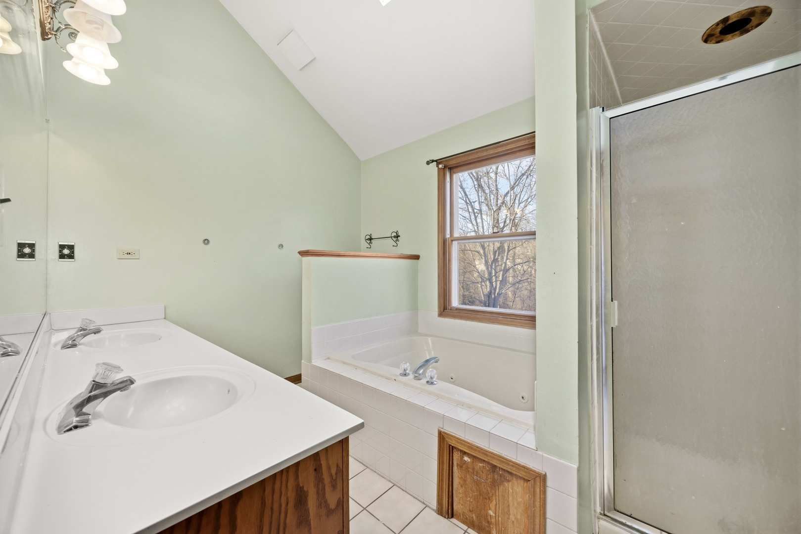 856 Bemis Road, Glen Ellyn, IL 60137