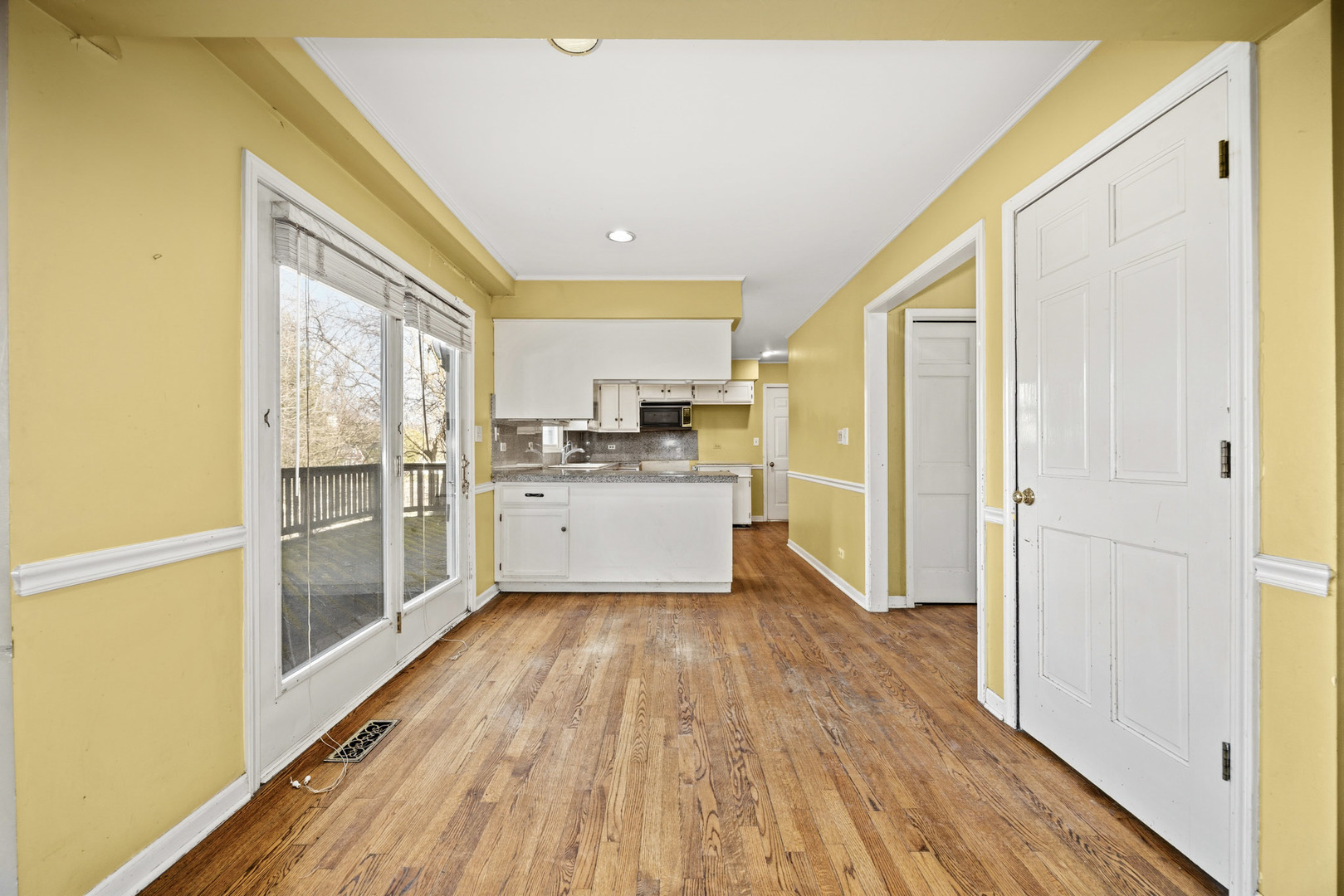 856 Bemis Road, Glen Ellyn, IL 60137