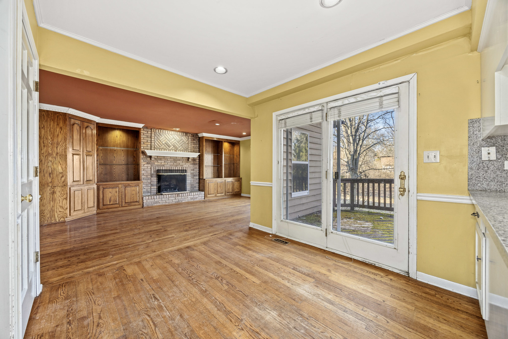 856 Bemis Road, Glen Ellyn, IL 60137