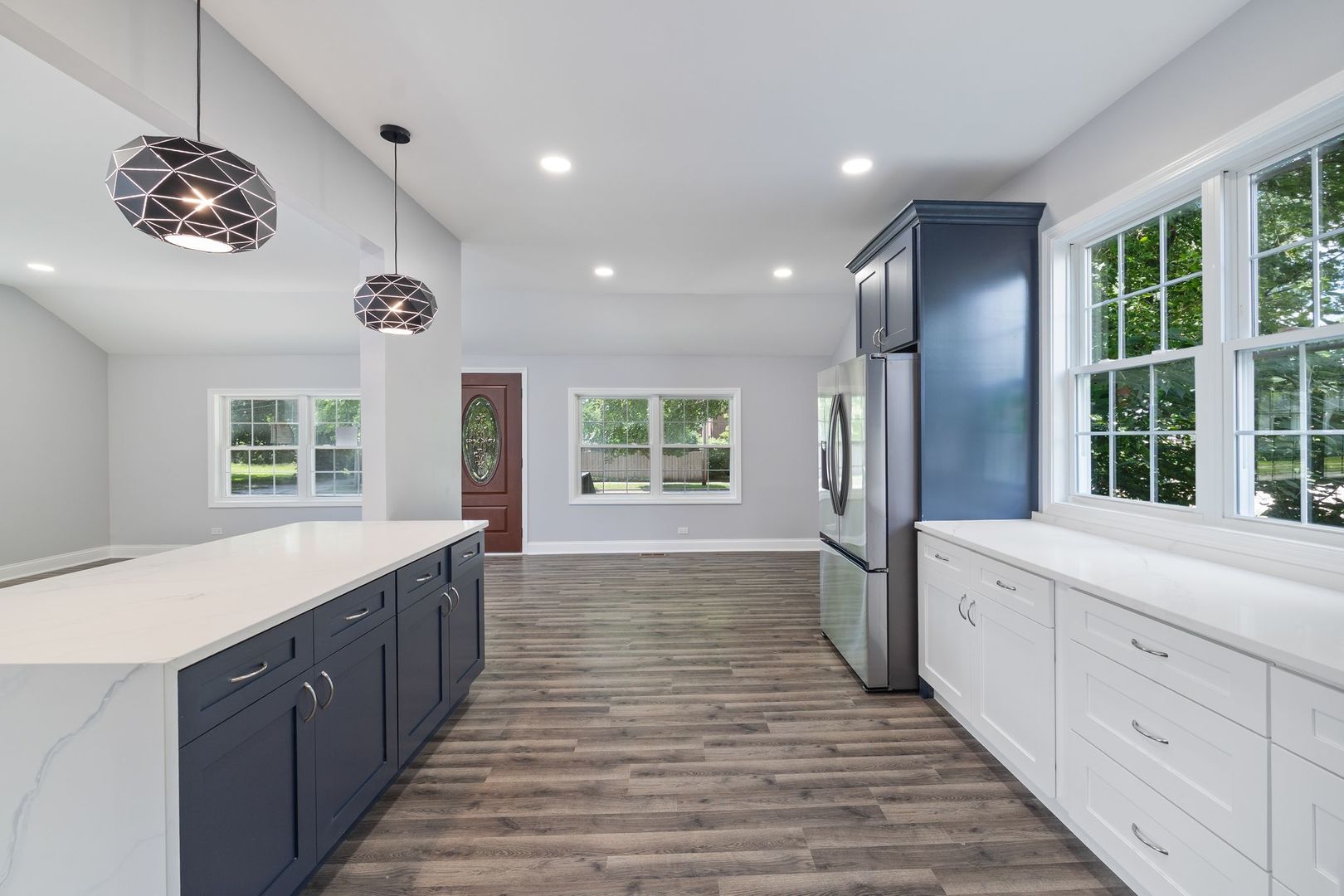 907 Glenwood Avenue, Joliet, IL 60435