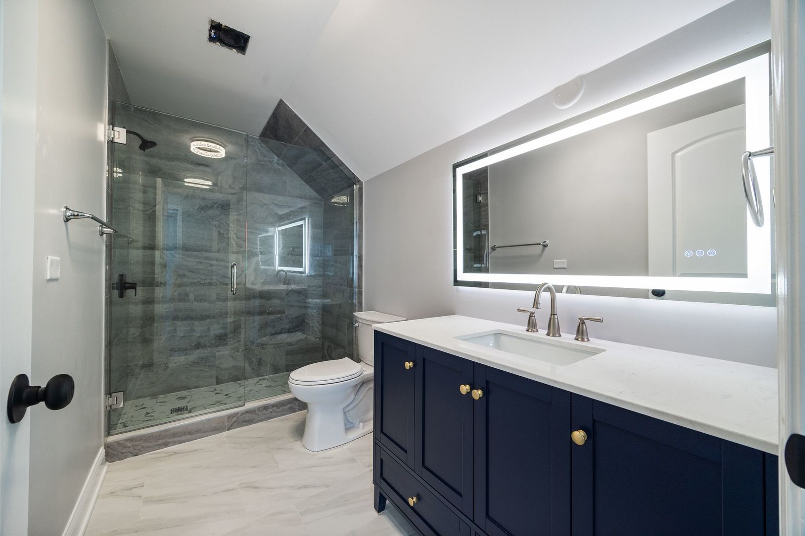 907 Glenwood Avenue, Joliet, IL 60435