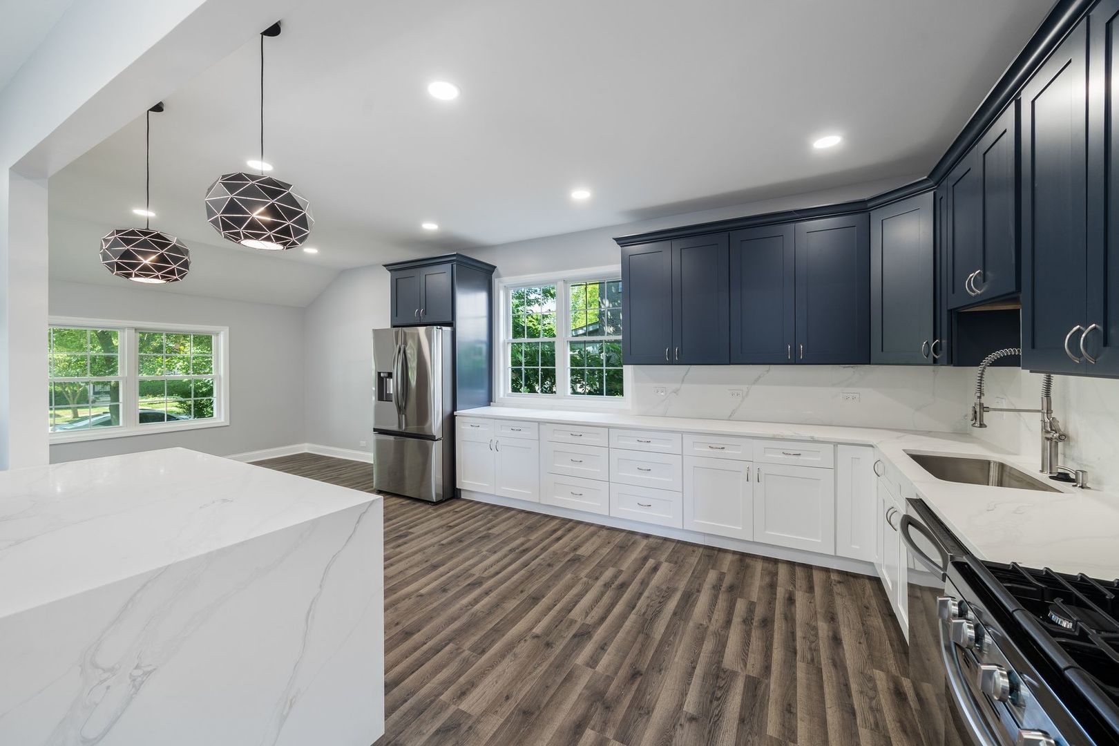 907 Glenwood Avenue, Joliet, IL 60435