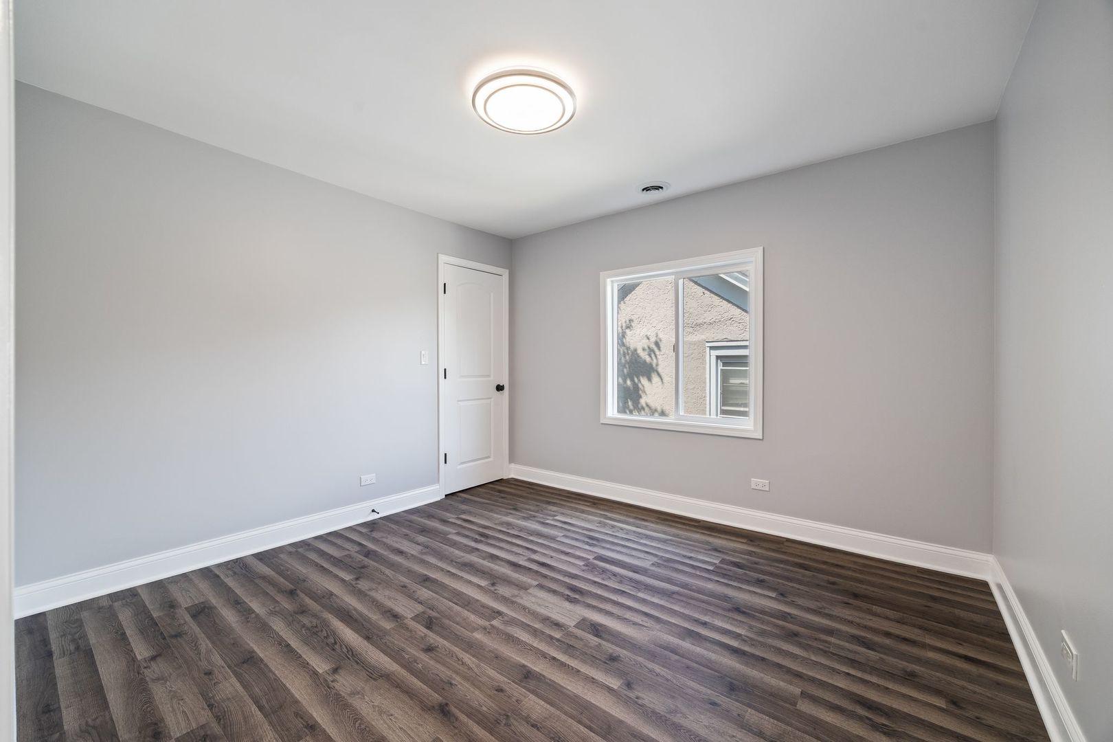 907 Glenwood Avenue, Joliet, IL 60435