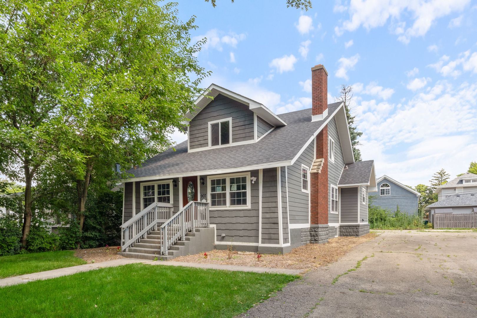 907 Glenwood Avenue, Joliet, IL 60435