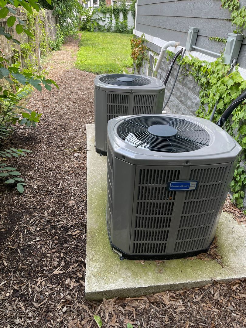 907 Glenwood Avenue, Joliet, IL 60435