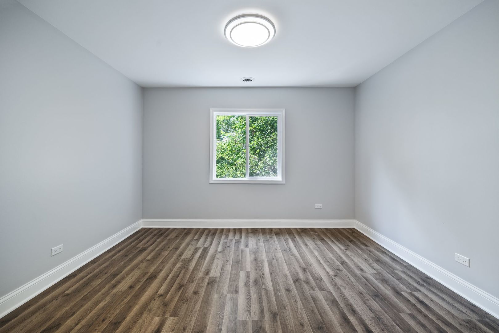 907 Glenwood Avenue, Joliet, IL 60435