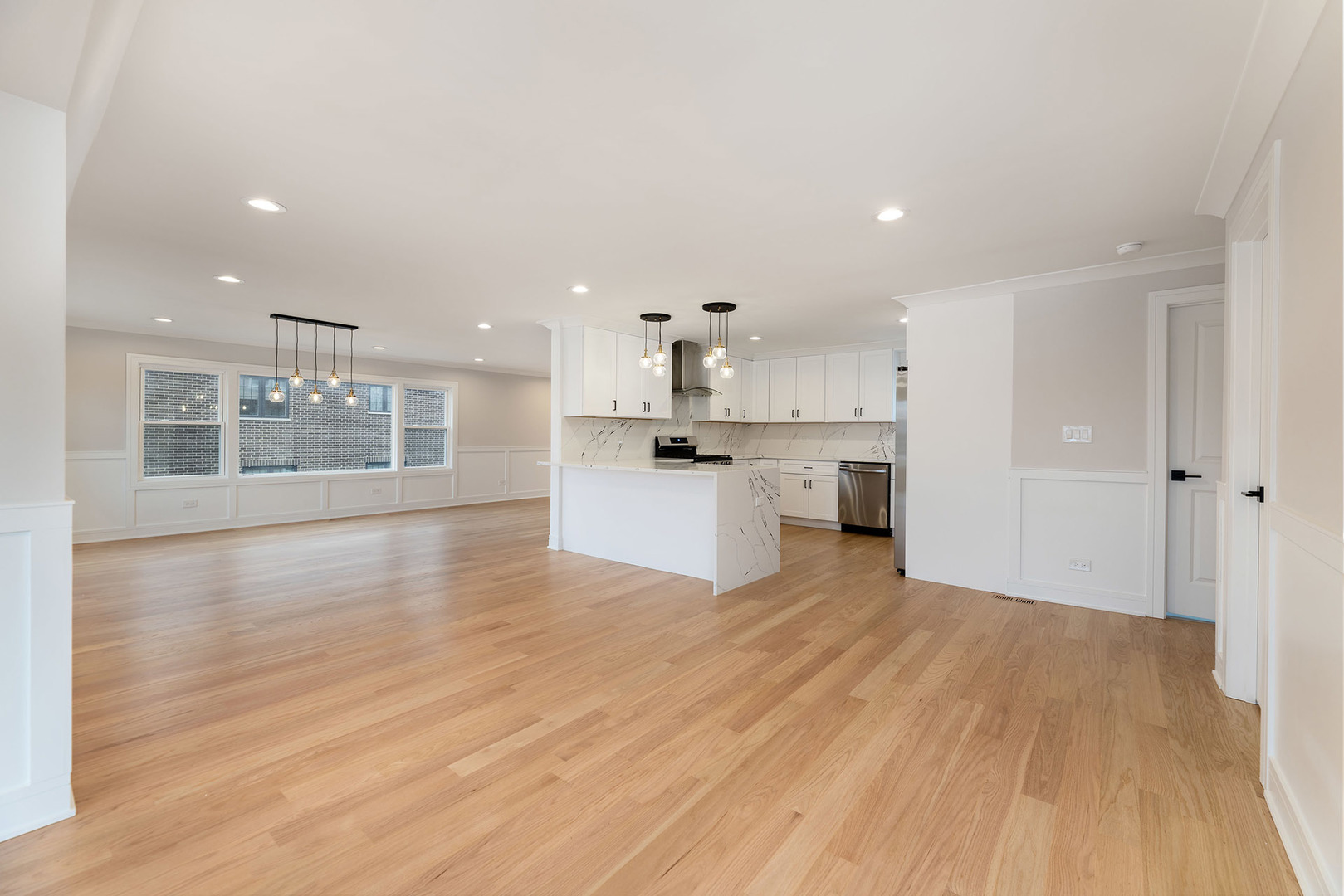 8110 Lockwood Avenue, Burbank, IL 60459