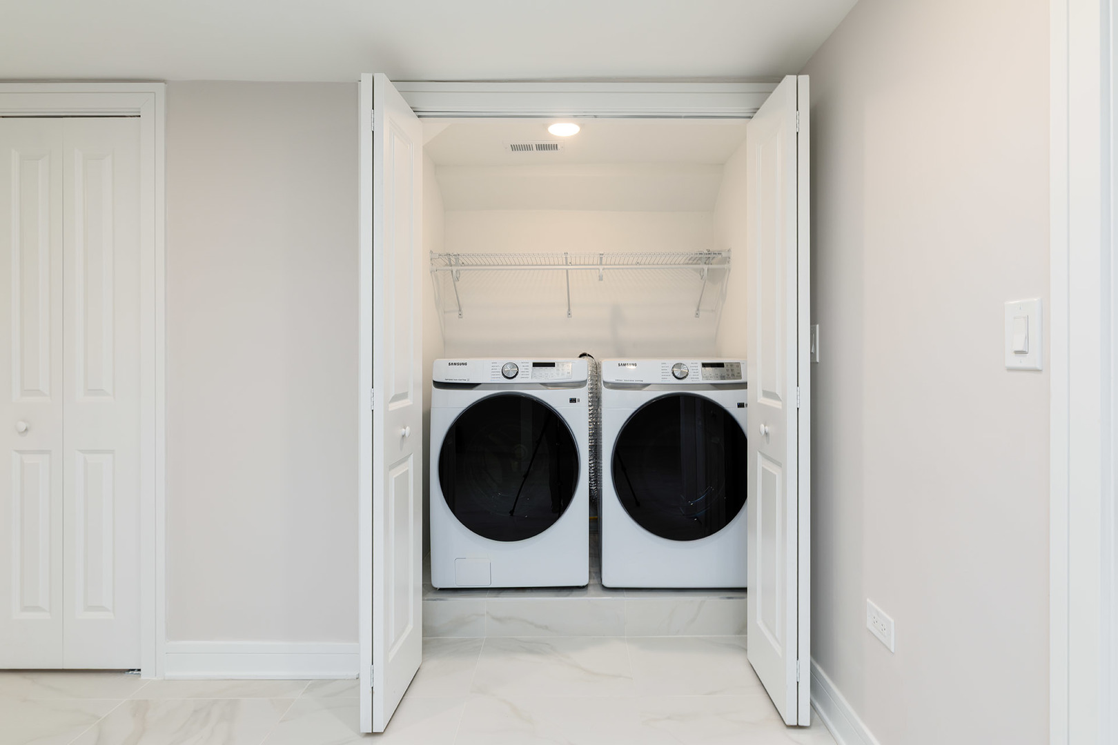 8110 Lockwood Avenue, Burbank, IL 60459