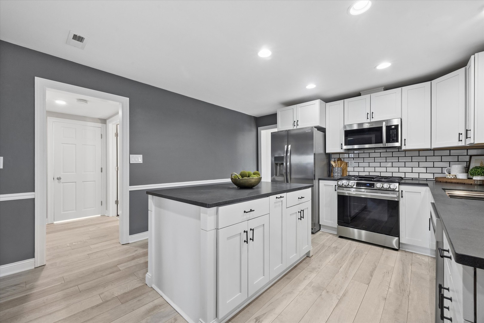 806 Walnut Street, Batavia, IL 60510