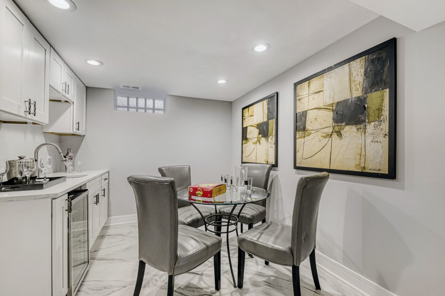 9001 S Claremont Avenue, Chicago, IL 60643