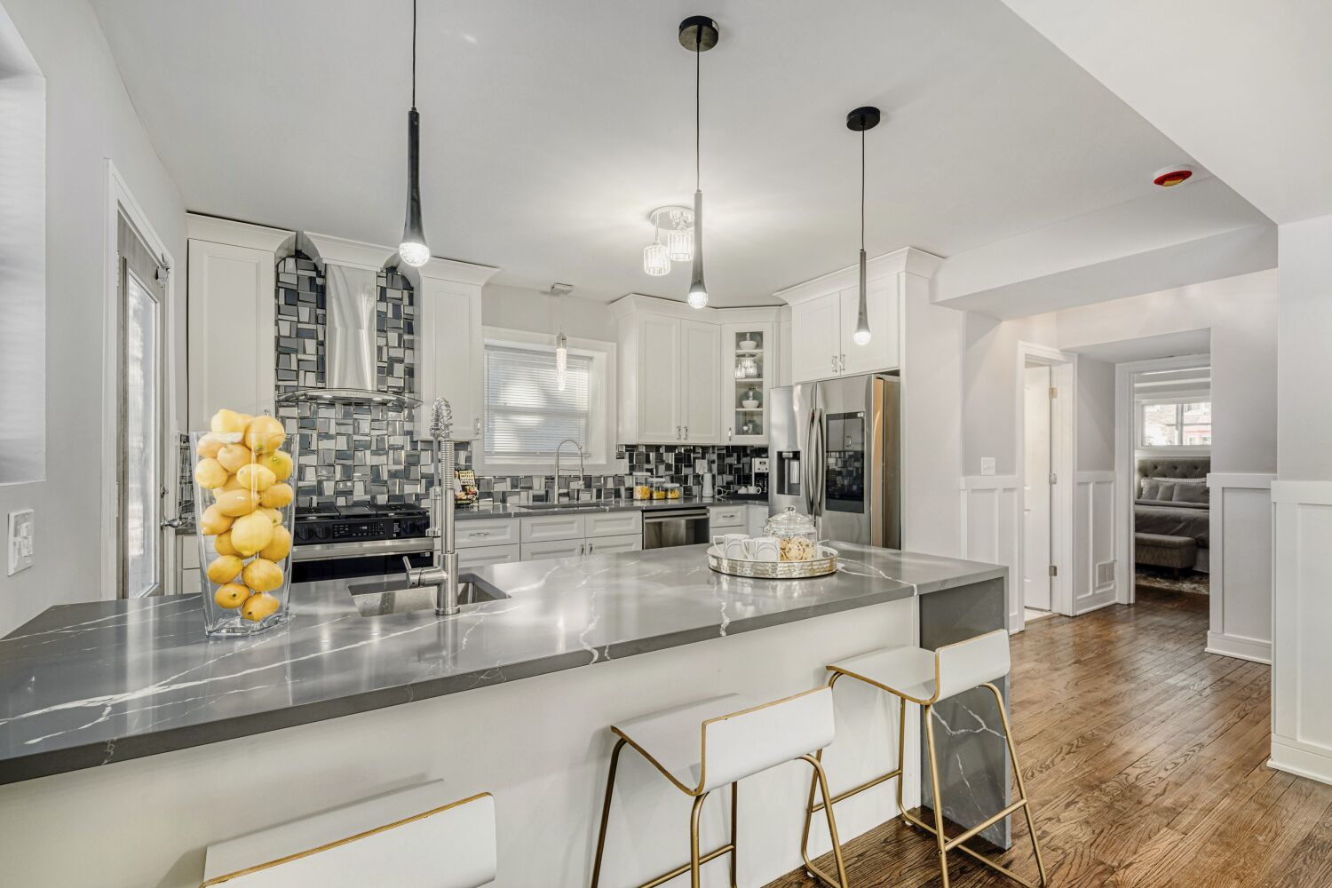 9001 S Claremont Avenue, Chicago, IL 60643