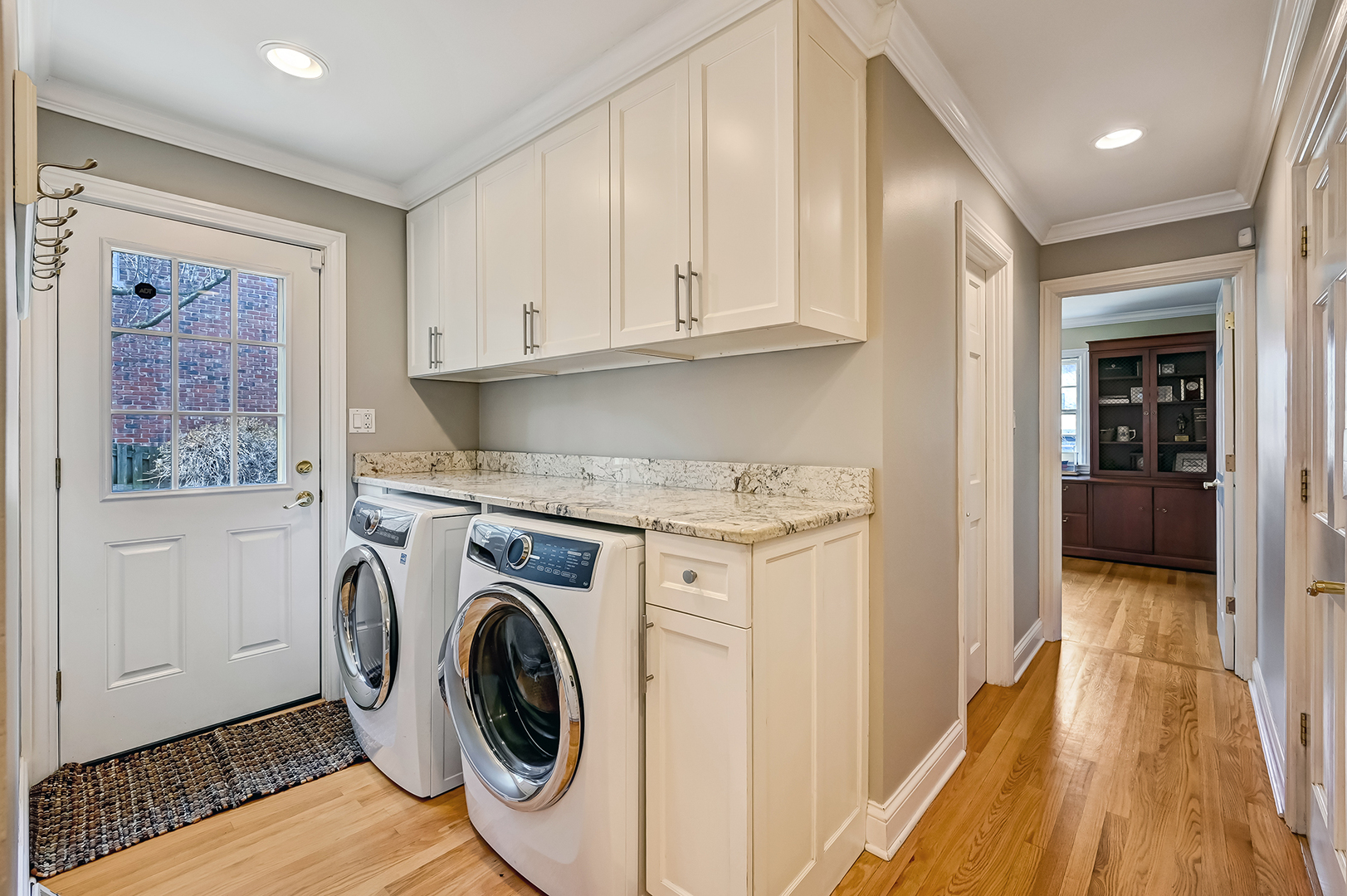 629 Courtland Circle, Western Springs, IL 60558