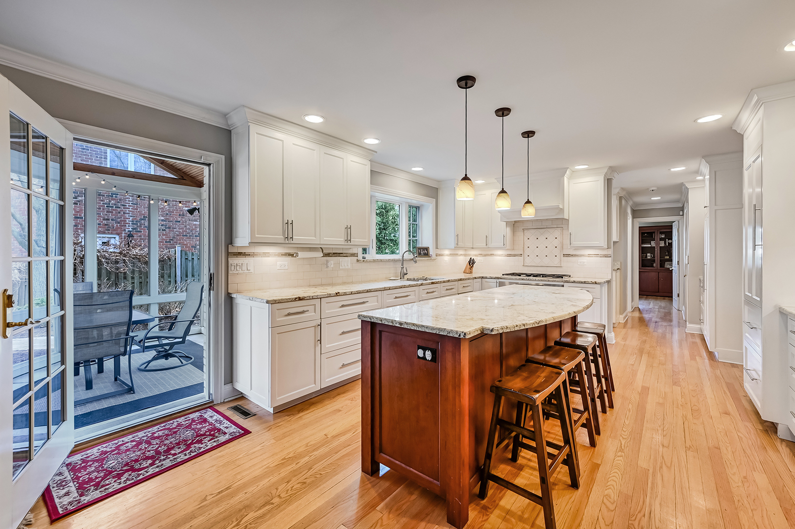 629 Courtland Circle, Western Springs, IL 60558