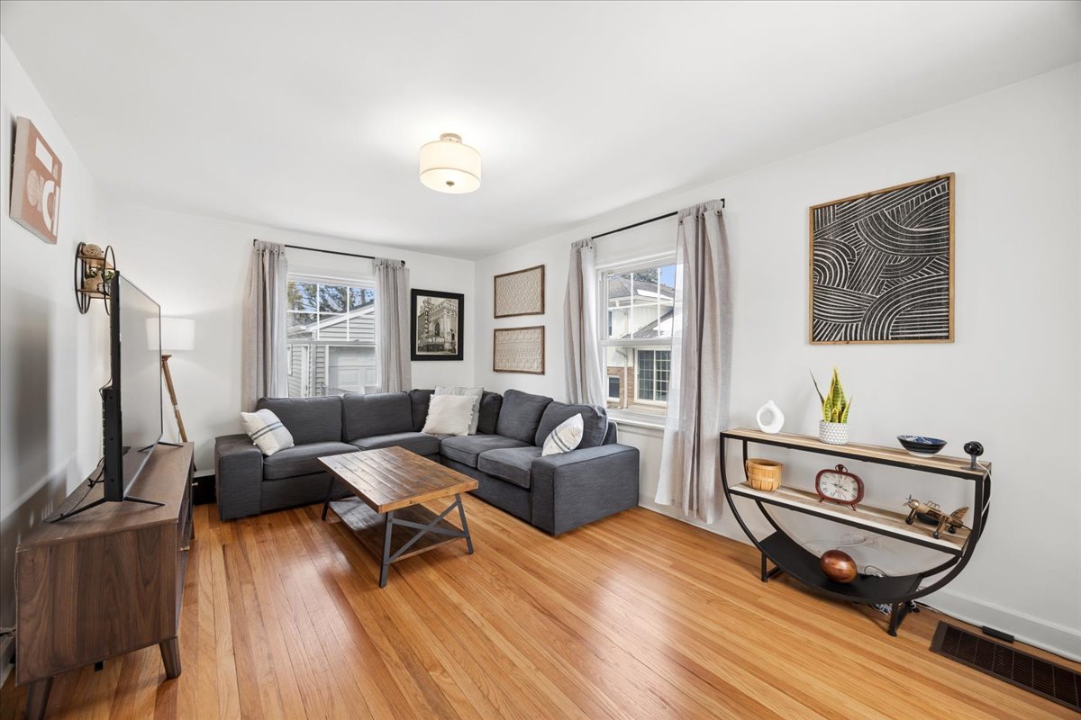 1226 Highridge Parkway, Westchester, IL 60154