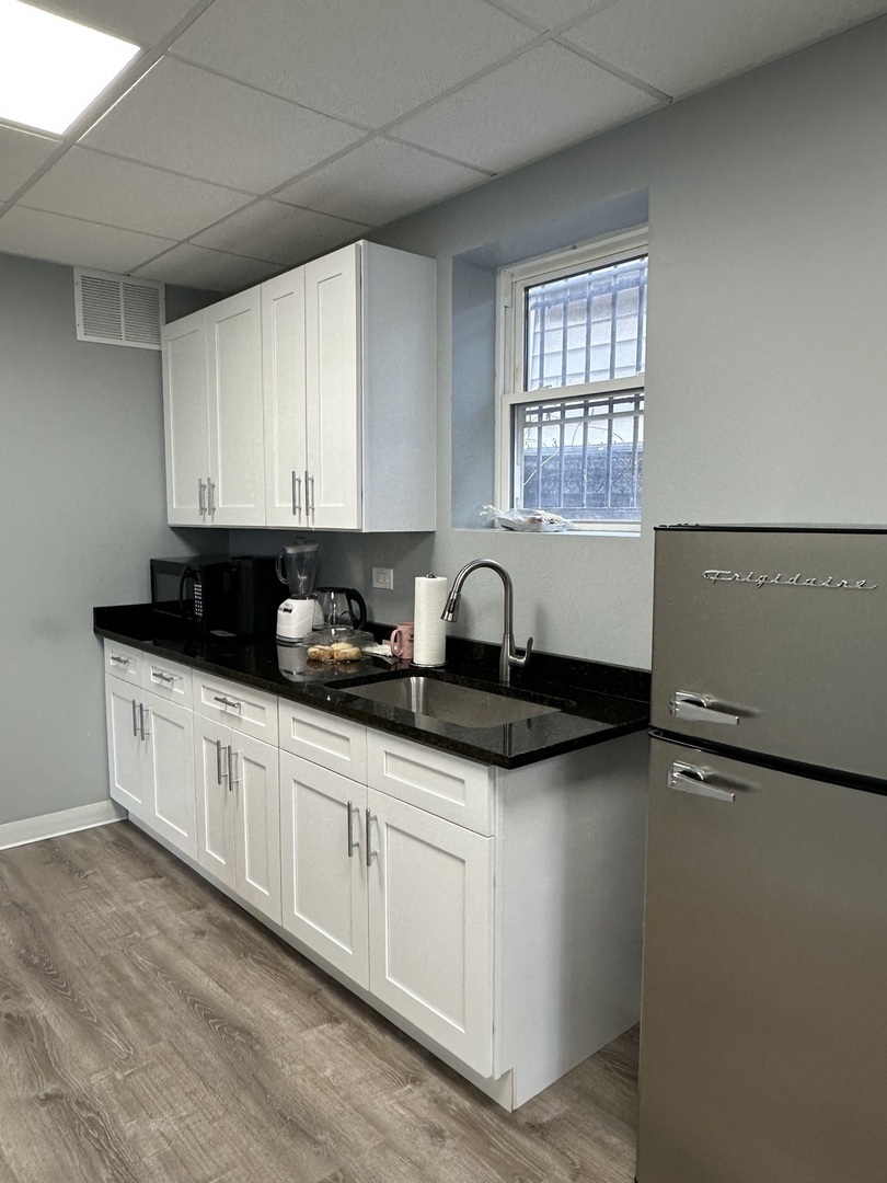 2445 W 71st Street, Chicago, IL 60629