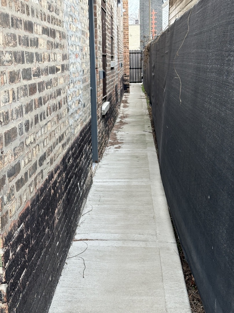 2445 W 71st Street, Chicago, IL 60629