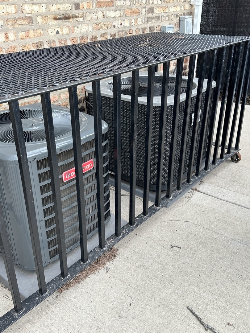 2445 W 71st Street, Chicago, IL 60629