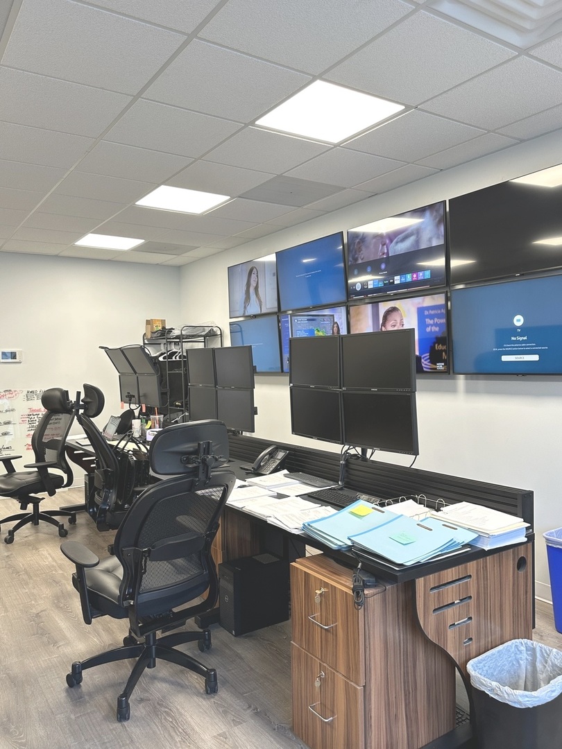 2445 W 71st Street, Chicago, IL 60629