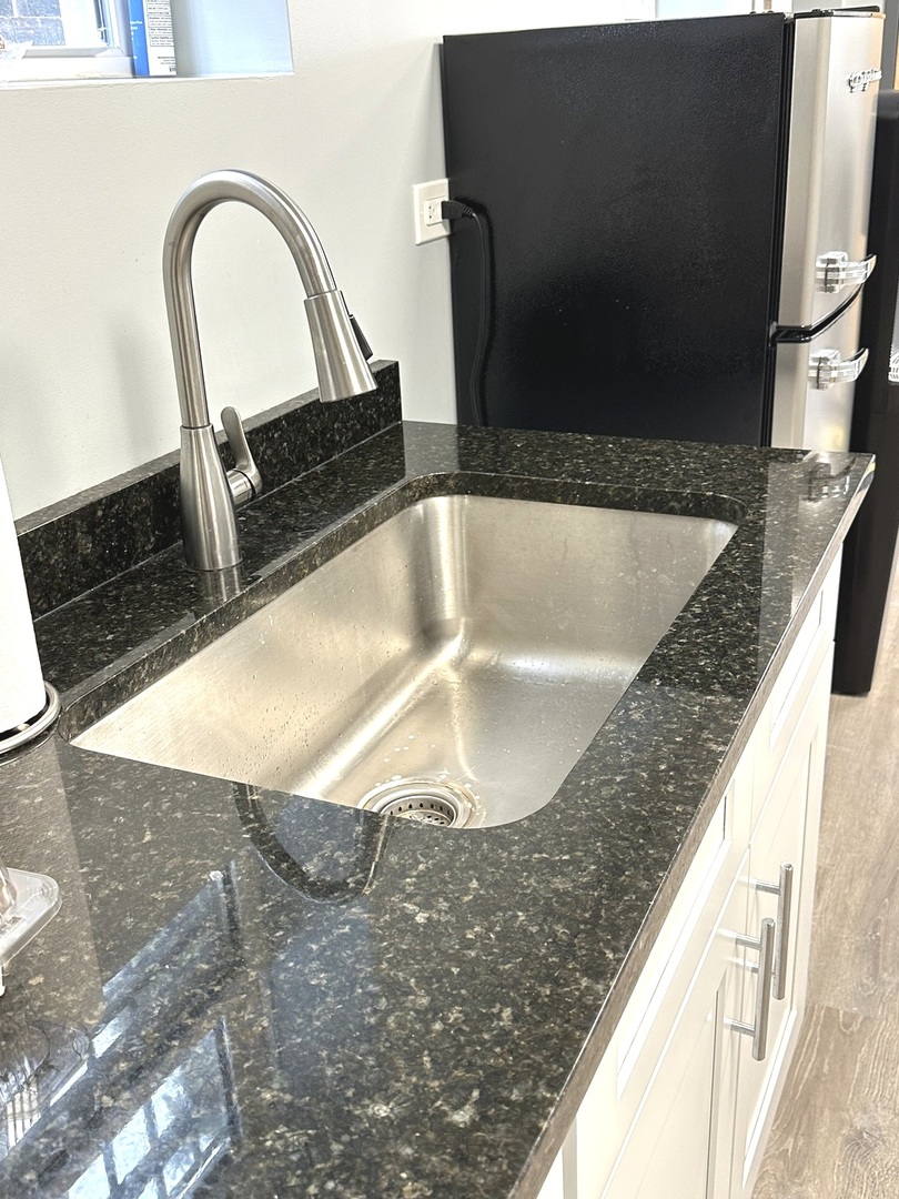 2445 W 71st Street, Chicago, IL 60629