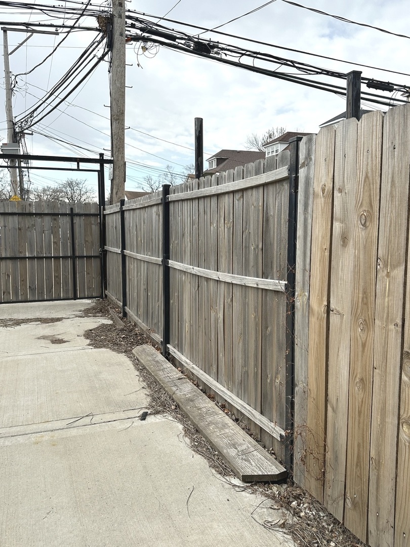 2445 W 71st Street, Chicago, IL 60629